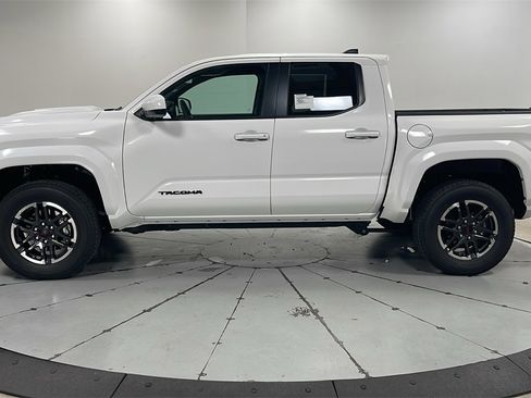 New 2025 Toyota Tacoma TRD Sport image 8