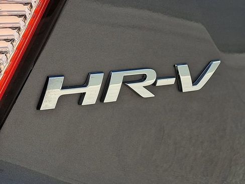 Used 2017 Honda HR-V LX image 29