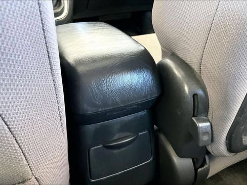 Used 2003 Toyota Matrix XR w/ Sport Pkg FWD image 10