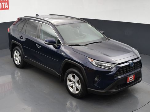 Used 2021 Toyota RAV4 XLE w/ Convenience Package AWD/4WD image 25