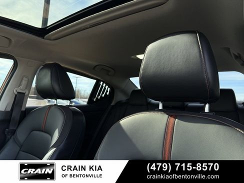 Used 2021 Nissan Sentra SR w/ SR Premium Package image 22