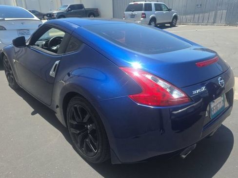 Used 2016 Nissan 370Z Coupe RWD image 3