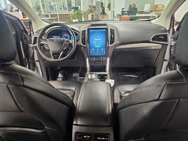 Used 2024 Ford Edge SEL AWD/4WD image 16
