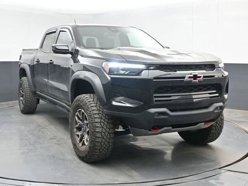Used 2024 Chevrolet Colorado ZR2 image 2