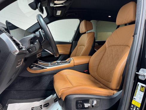 Used 2024 BMW X7 xDrive40i w/ M Sport Package AWD/4WD image 24