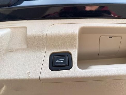 Used 2021 GMC Acadia Denali w/ Denali Ultimate Package image 13