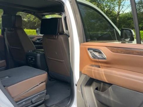 Used 2023 Chevrolet Tahoe High Country image 12