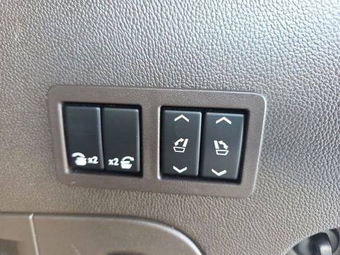 Used 2018 Chevrolet Tahoe Premier image 11