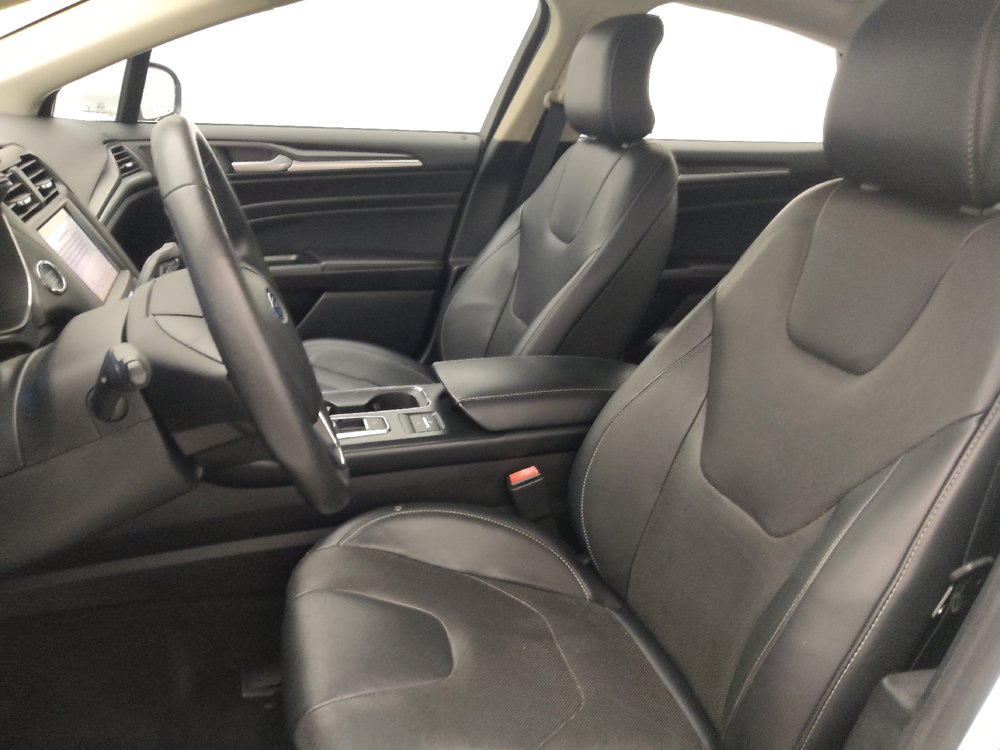 Used 2019 Ford Fusion Energi Titanium FWD image 17