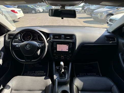 Used 2017 Volkswagen Jetta SEL image 19