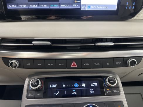 Used 2023 Hyundai Palisade Calligraphy w/ Cargo Package AWD/4WD image 18