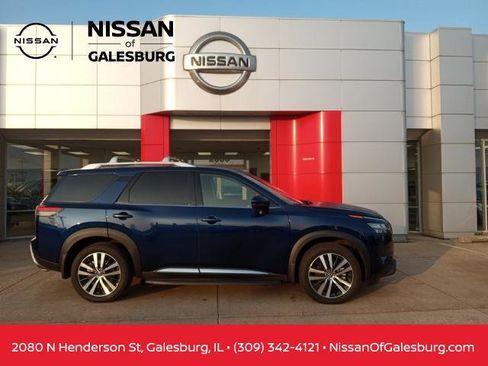 Certified 2025 Nissan Pathfinder Platinum w/ Lighting Package (N93) image 1