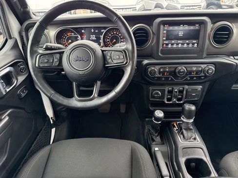 Used 2022 Jeep Wrangler Unlimited Sport image 25