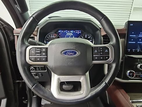 Used 2024 Ford Expedition Limited image 26