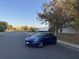 Used 2018 Tesla Model 3 Mid Range image 1