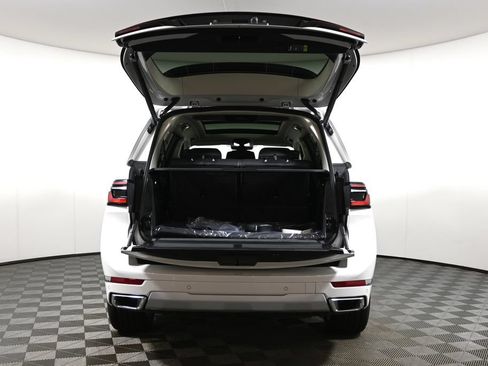 Used 2027 BMW X7 xDrive40i AWD/4WD image 38