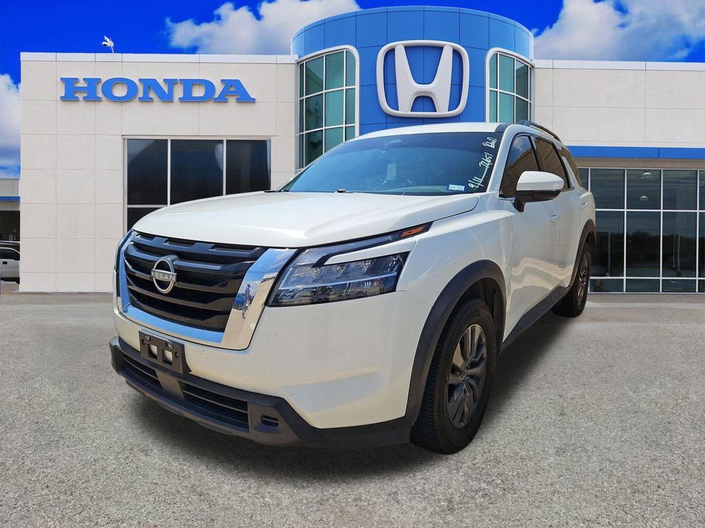Used 2022 Nissan Pathfinder SV FWD image 3
