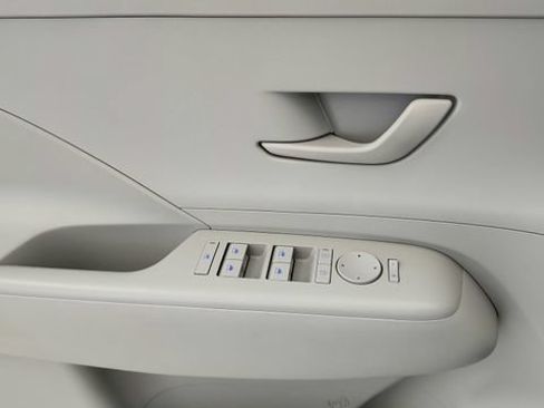 Used 2025 Hyundai Kona SEL FWD image 19