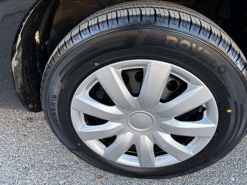 Used 2015 Nissan Versa S image 16