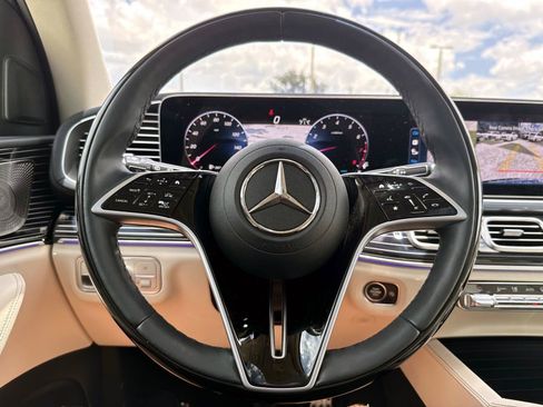 Certified 2026 Mercedes-Benz GLS 450 4MATIC image 31