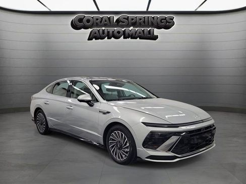 Used 2024 Hyundai Sonata Limited FWD image 1