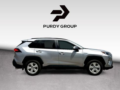 Used 2021 Toyota RAV4 XLE w/ Convenience Package image 9