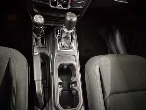 Used 2021 Jeep Gladiator Willys image 32