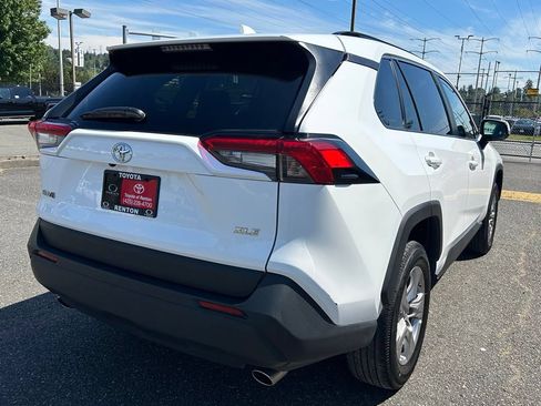 Certified 2025 Toyota RAV4 XLE FWD image 5