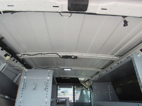 Used 2016 Chevrolet Express 2500 RWD image 25