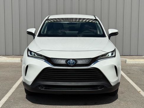 Used 2023 Toyota Venza LE AWD/4WD image 2