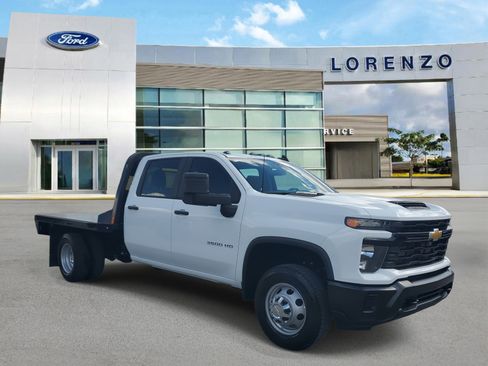 Used 2025 Chevrolet Silverado 3500 W/T image 3