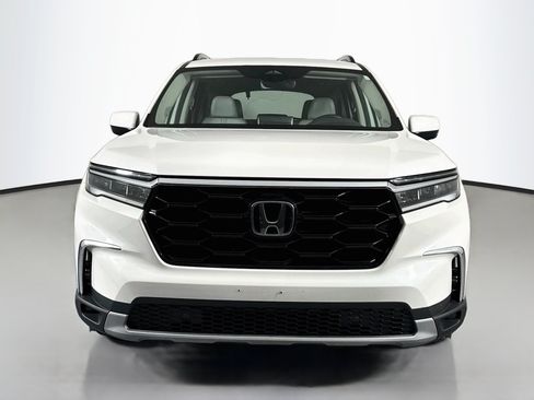 Certified 2024 Honda Pilot Touring image 2