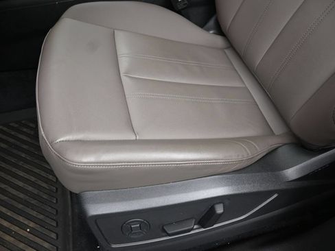 Certified 2025 Audi Q5 Premium w/ Convenience Package AWD/4WD image 23