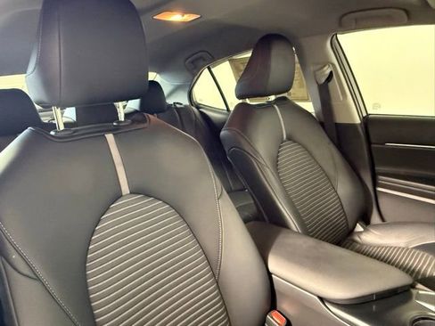 Used 2020 Toyota Camry SE w/ Convenience Package image 48