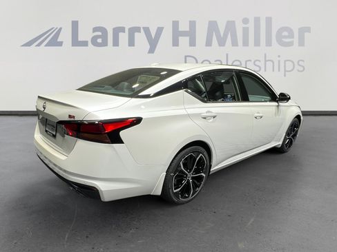 New 2025 Nissan Altima 2.5 SR image 5