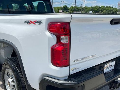 Used 2025 Chevrolet Silverado 2500 W/T AWD/4WD image 14