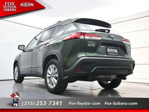 Used 2022 Toyota Corolla Cross LE w/ Moonroof Package AWD/4WD image 17