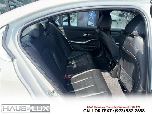 Used 2019 BMW 330i xDrive Sedan w/ Premium Package AWD/4WD image 13
