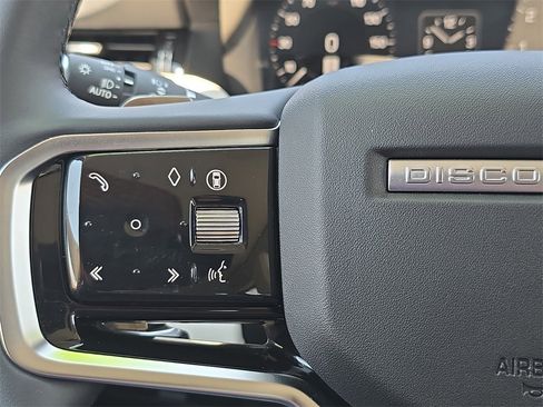 Certified 2025 Land Rover Discovery Sport S image 17