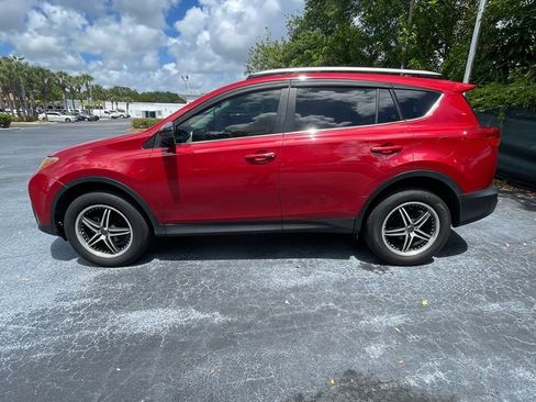 Used 2013 Toyota RAV4 LE FWD image 4