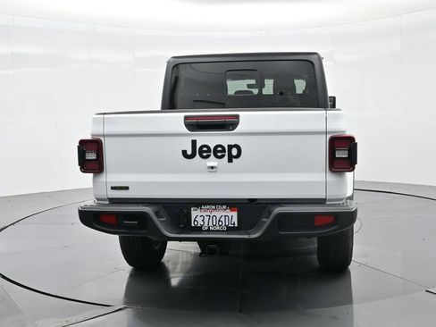 Used 2023 Jeep Gladiator Sport image 8