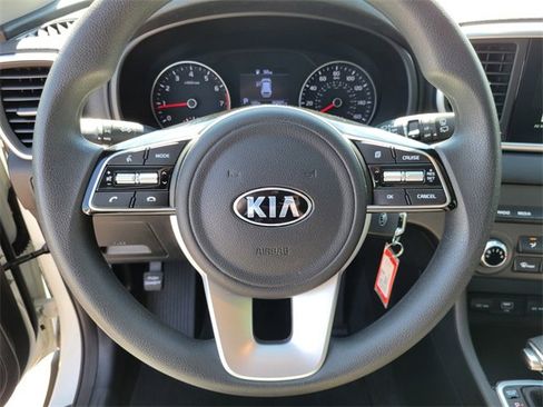 Used 2022 Kia Sportage LX image 17