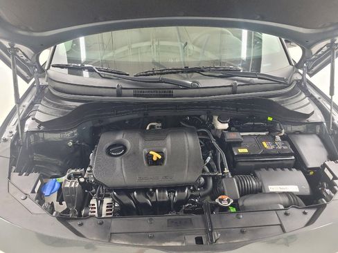 Used 2025 Kia Soul LX w/ LX Technology Package FWD image 30