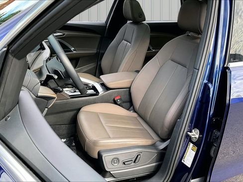 Used 2025 Audi Q5 Premium w/ Convenience Package AWD/4WD image 21