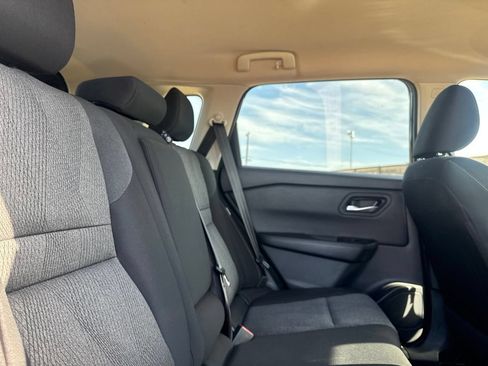 Certified 2025 Nissan Rogue SV FWD image 29