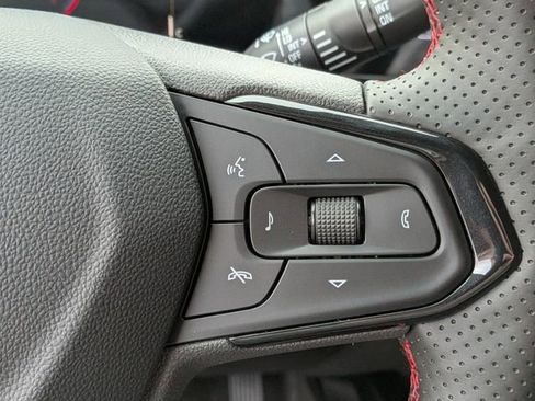 New 2026 Chevrolet Trax RS w/ Sunroof Package FWD image 32