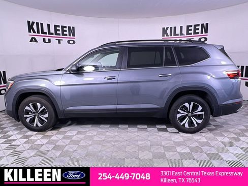 Used 2025 Volkswagen Atlas SE image 4