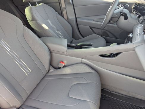 Used 2024 Hyundai Elantra SEL image 11