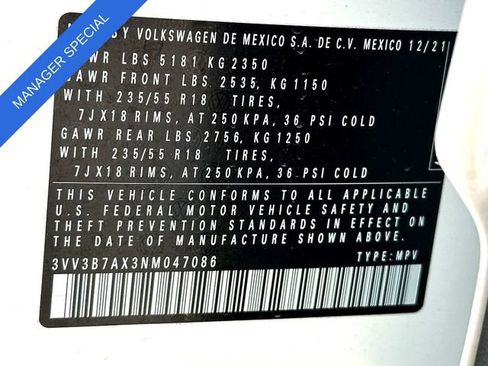 Used 2022 Volkswagen Tiguan SE w/ Panoramic Sunroof Package FWD image 32