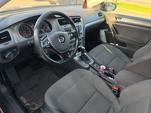 Used 2016 Volkswagen Golf S FWD image 2